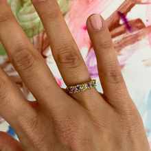 Carica l'immagine nel visualizzatore di Gallery, Anello zaffiri trillion multicolore in oro giallo