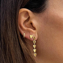 Carica l'immagine nel visualizzatore di Gallery, Orecchini in Oro Giallo a forma di cuore