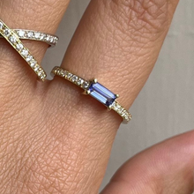 Carica l'immagine nel visualizzatore di Gallery, Anello Baguette Tanzanite