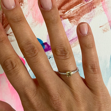 Carica l'immagine nel visualizzatore di Gallery, Anello Solitario Diamante Fancy