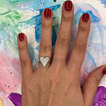 Carica l'immagine nel visualizzatore di Gallery, Anello in Oro Bianco a forma di Cuore Grande con Diamanti