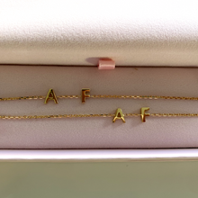 Carica l'immagine nel visualizzatore di Gallery, Bracciale con Iniziali