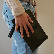 Carica l'immagine nel visualizzatore di Gallery, Anello in Oro Giallo con Ovale di Smeraldo e Diamanti