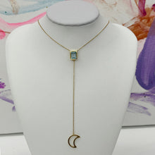 Carica l'immagine nel visualizzatore di Gallery, Collana in Oro Giallo con topazio e Ciondolo a forma di Luna
