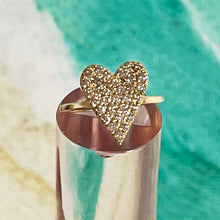 Carica l&#39;immagine nel visualizzatore di Gallery, Anello in Oro Giallo a forma di Cuore con Diamanti Brown
