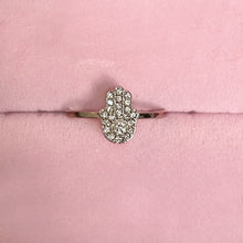 Carica l'immagine nel visualizzatore di Gallery, Anello in Oro Bianco con forma Hamsa e Diamanti