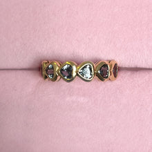 Carica l'immagine nel visualizzatore di Gallery, Anello in Oro Giallo con Zaffiri a forma di cuore