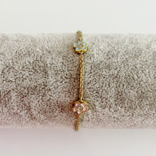 Carica l'immagine nel visualizzatore di Gallery, Bracciale in Oro Giallo con Fiori Smaltati