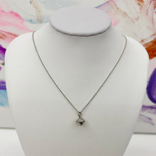 Carica l'immagine nel visualizzatore di Gallery, Collana Campanellino Oro Bianco e Diamanti
