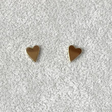 Carica l'immagine nel visualizzatore di Gallery, Orecchini in Oro Giallo a forma di cuore