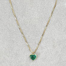Carica l&#39;immagine nel visualizzatore di Gallery, Collana con cuore di smeraldo colombiano
