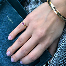 Carica l'immagine nel visualizzatore di Gallery, Anello in Oro Giallo con Cuore di Zaffiro rosa