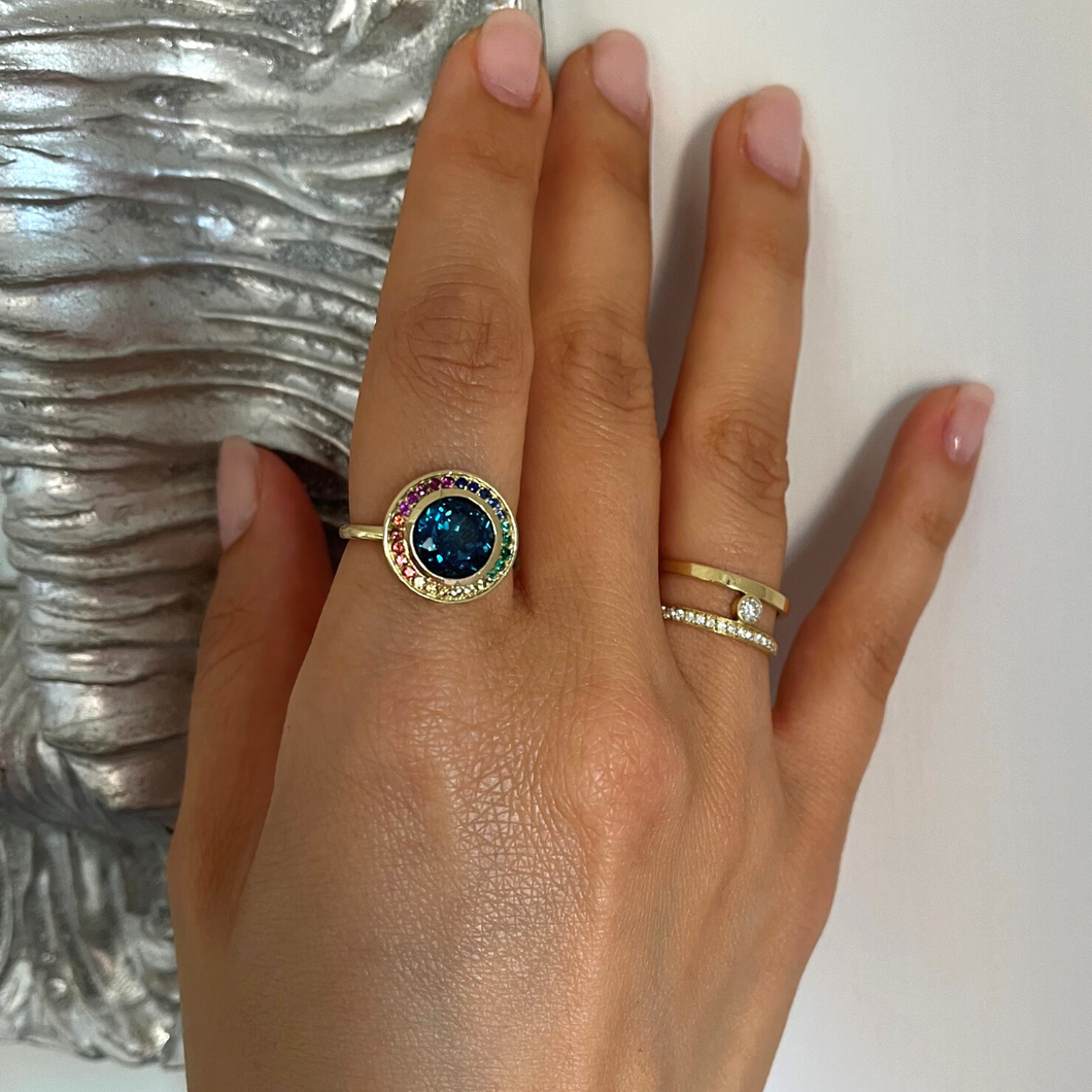 Anello Topazio e Zaffiri arcobaleno