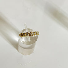 Carica l&#39;immagine nel visualizzatore di Gallery, Anello in Oro Giallo - Castoni con Diamanti
