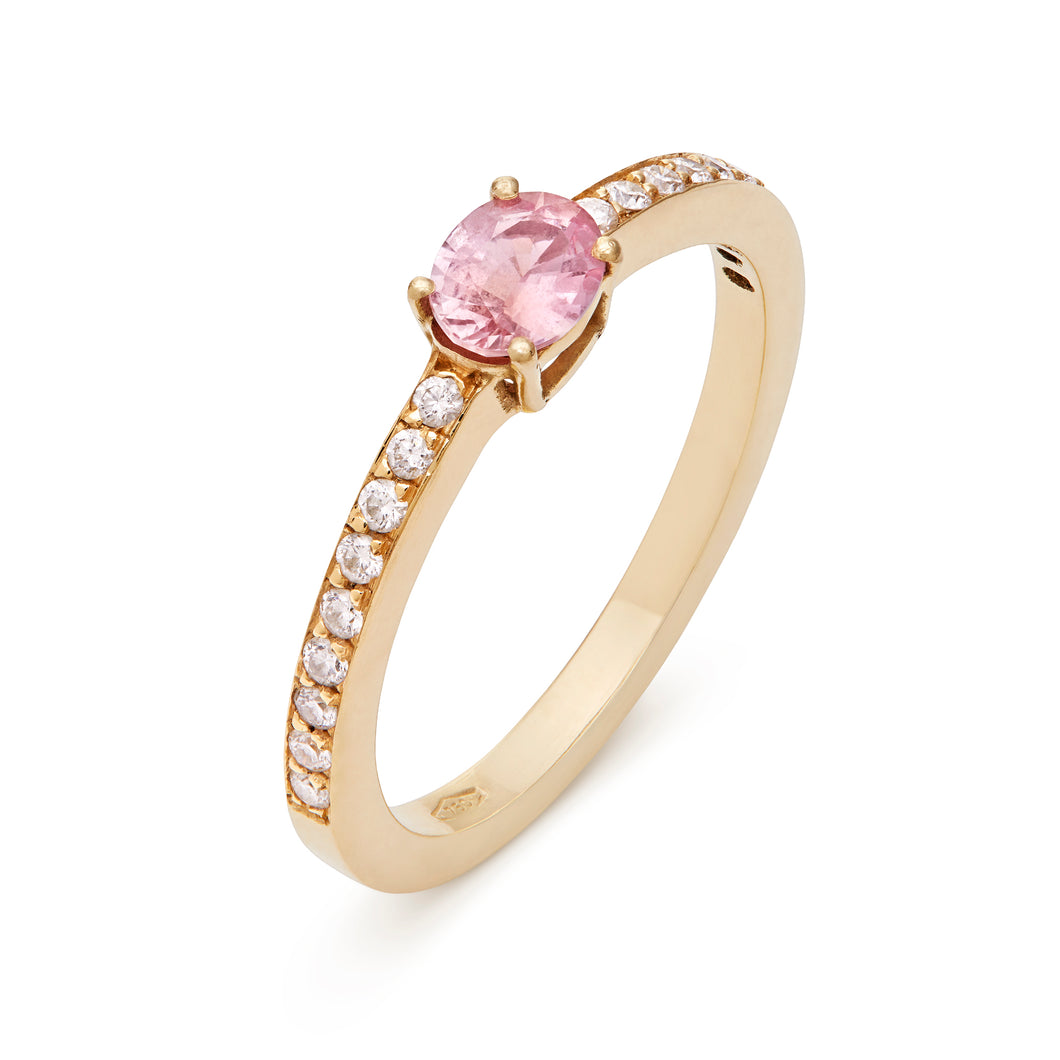 Anello in Oro Giallo con Zaffiro rosa ovale e diamanti