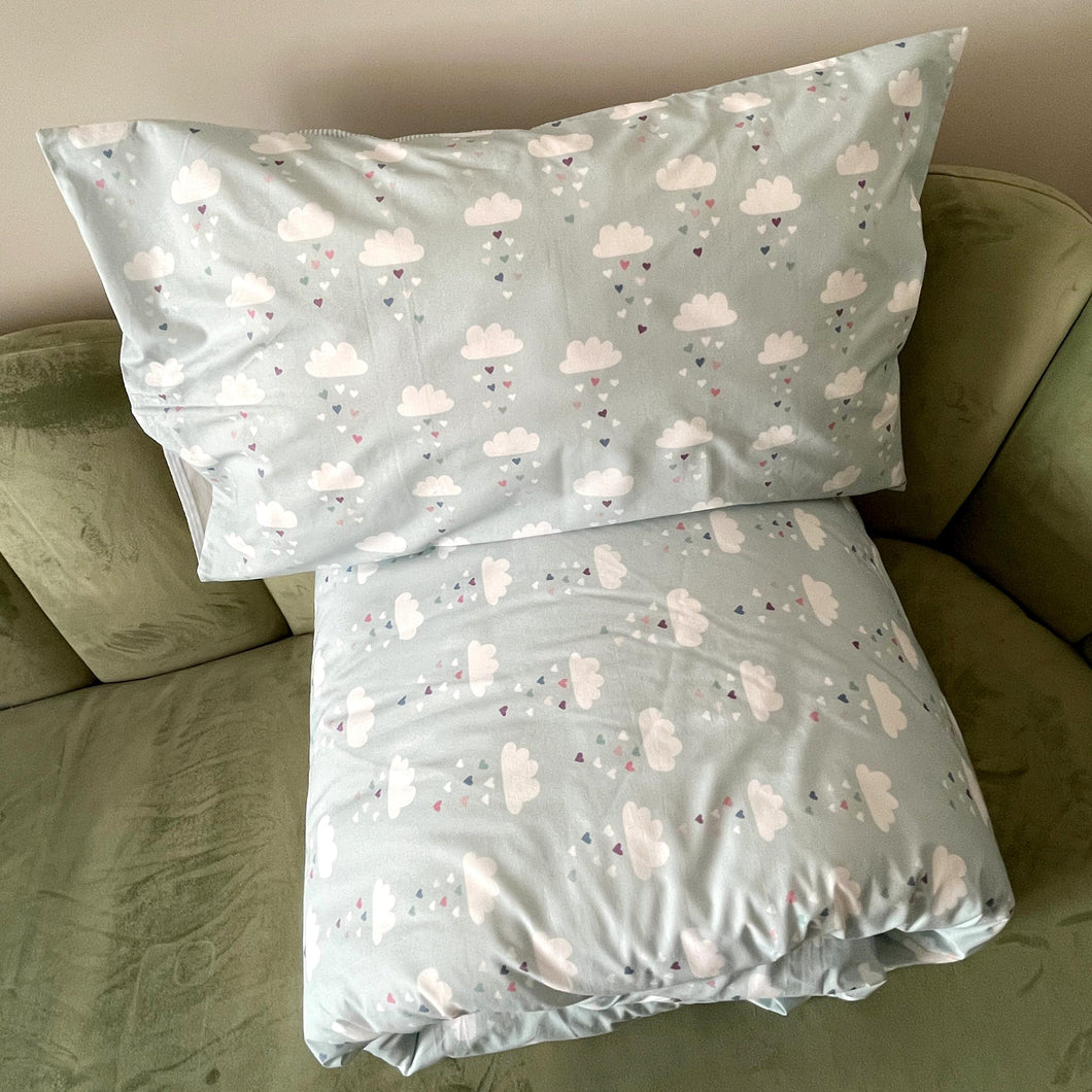 Copripiumino Letto Singolo con Federa - Fantasia Nuvole e Cuori