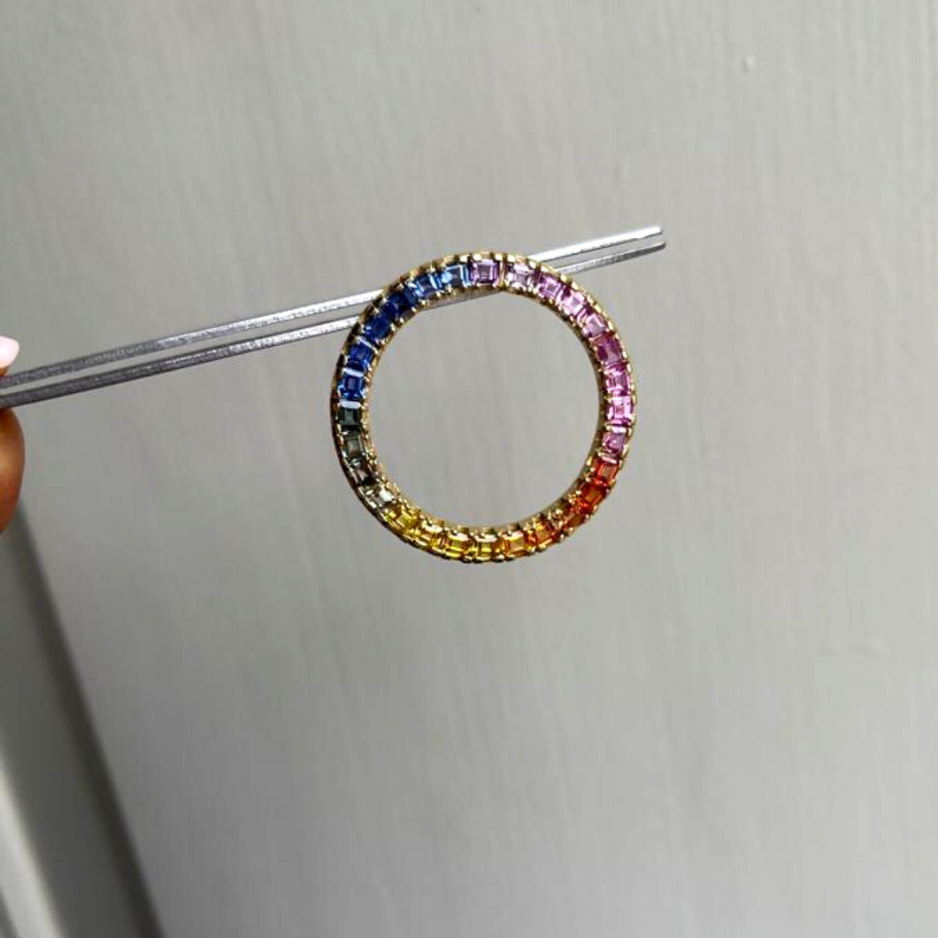 Orecchino Cerchio con Zaffiri Arcobaleno