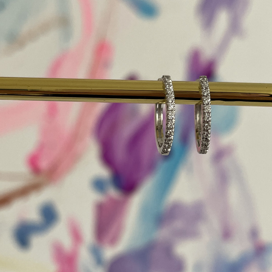 Orecchini in Oro Bianco a Cerchio con Diamanti