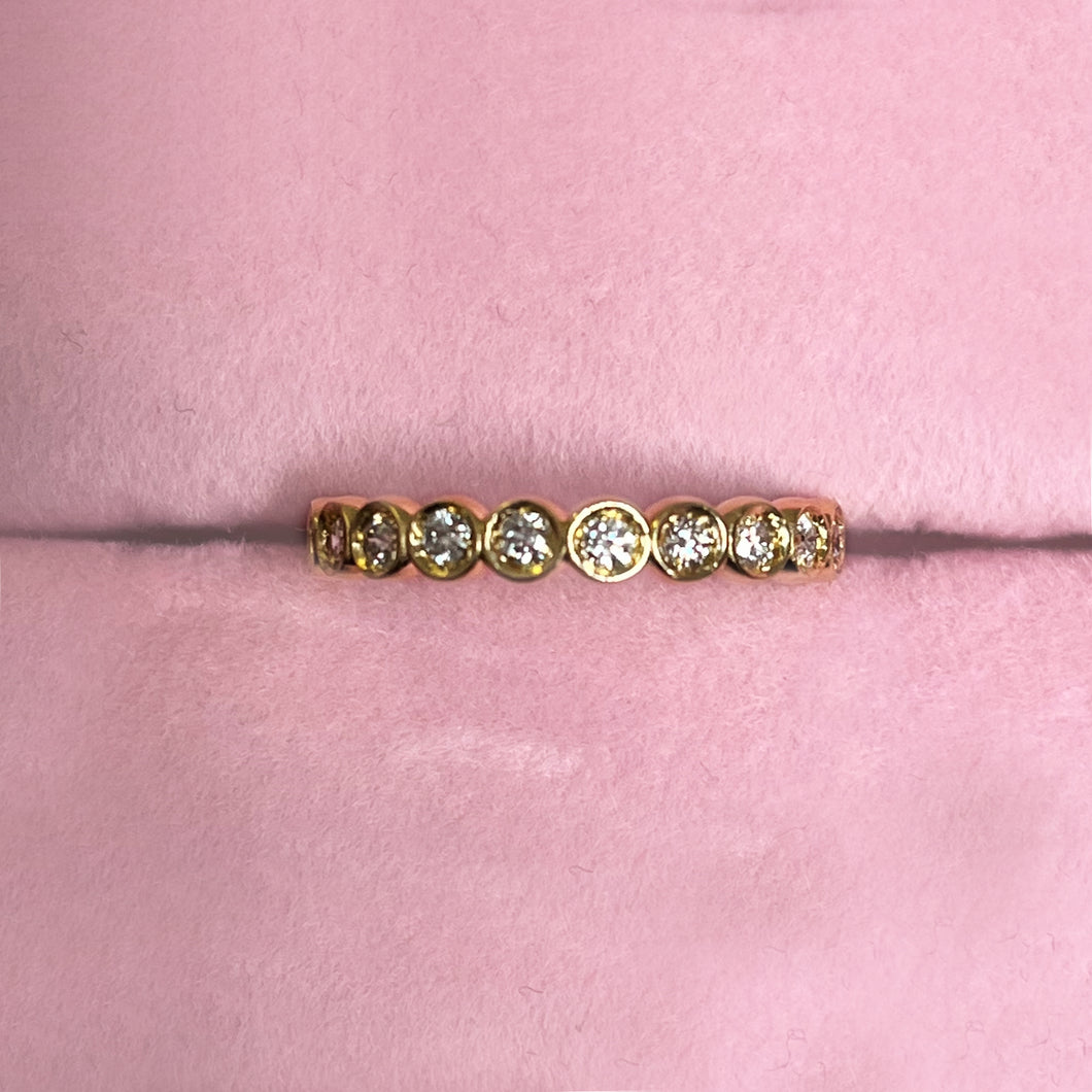 Anello in Oro Giallo - Castoni con Diamanti