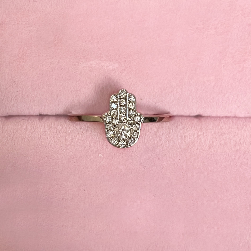 Anello in Oro Bianco con forma Hamsa e Diamanti