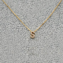 Carica l&#39;immagine nel visualizzatore di Gallery, Collana in Oro Giallo con Lettera di Brillanti
