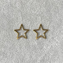 Carica l&#39;immagine nel visualizzatore di Gallery, Orecchini in Oro Giallo Stelle Vuote
